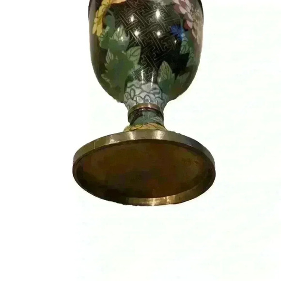 Beautiful  19 century CHINESE  CLOISONNE ENAMEL chalice dimensions 7”L 4.5” W - Picture 2 of 5